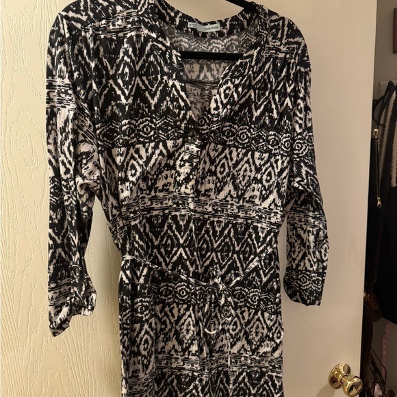 Black and White Patterned tunic top - Picture 1 of 6